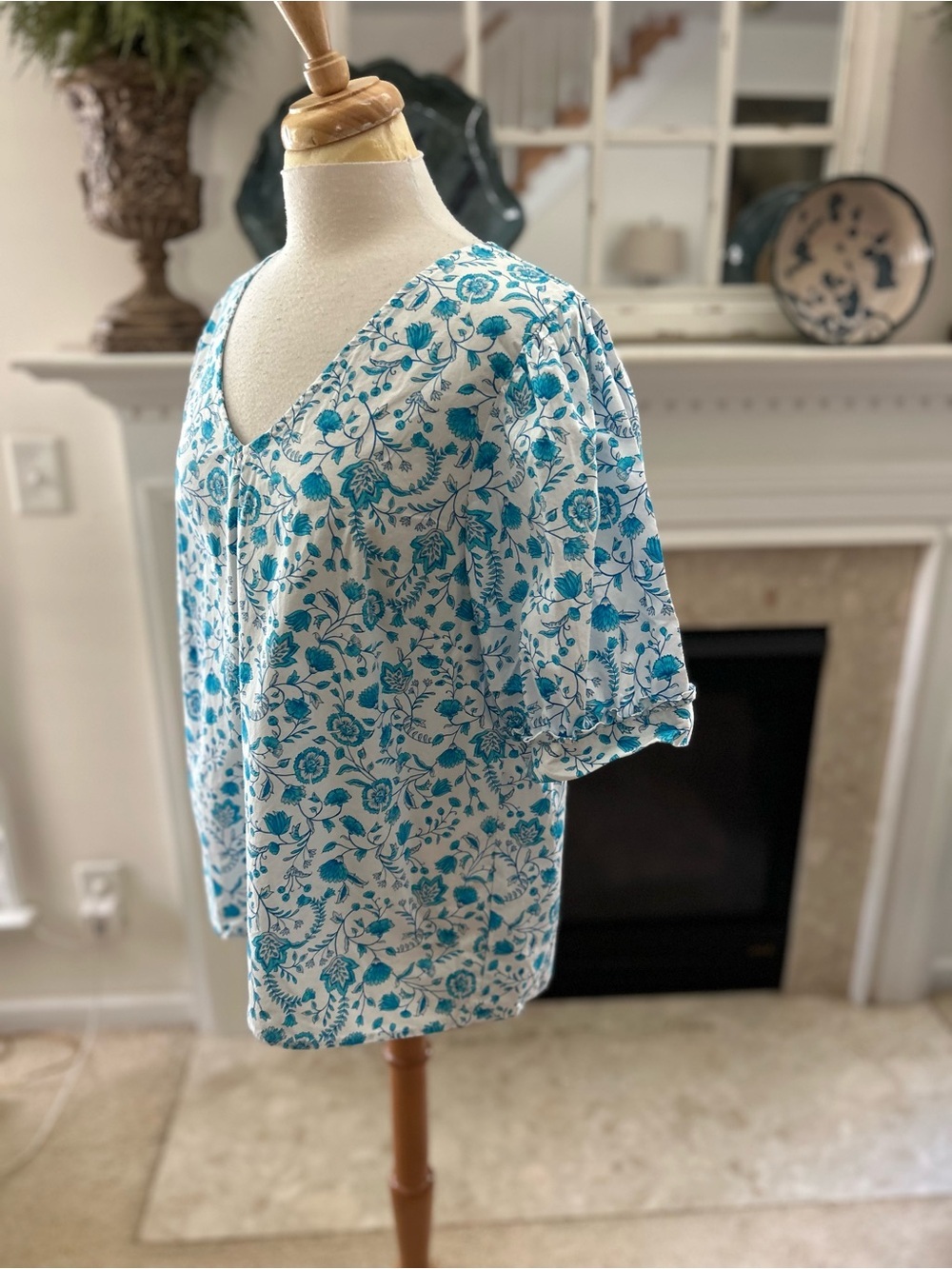Draper James Blue Floral V-Neck Puff Sleeve Cotton Top - Picture 6 of 9
